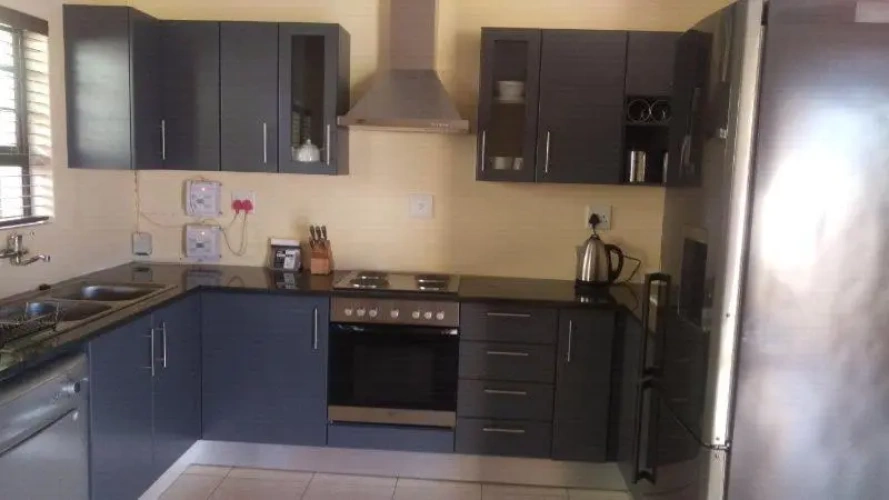 3 Bedrooms Apartment