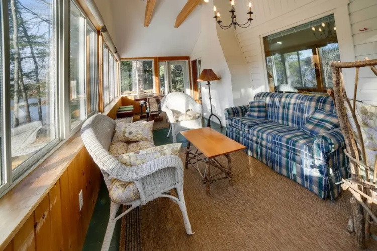 Lakefront Bradford Cottage w/ Dock, Near Skiing!