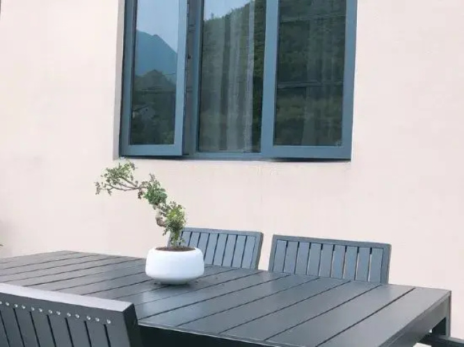 Anji semi-hidden b&B