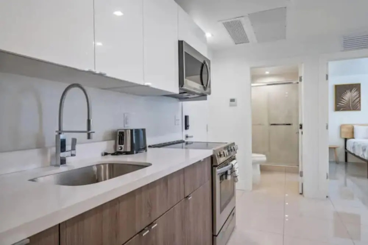 Miami Suite 203