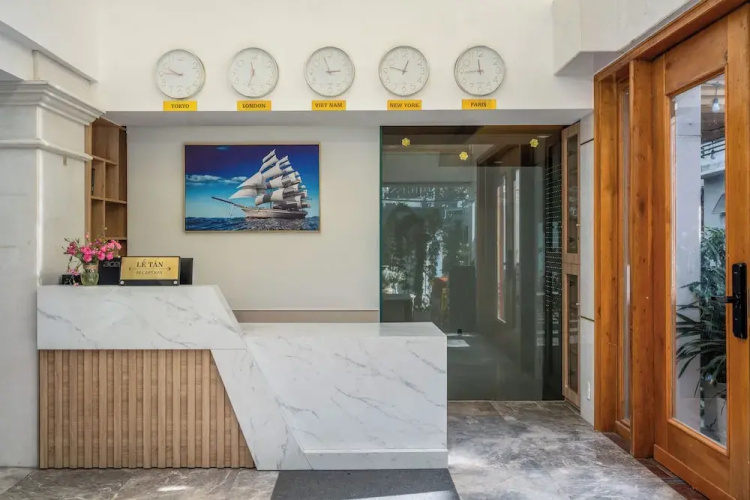 Happy House Hotel & Apartment