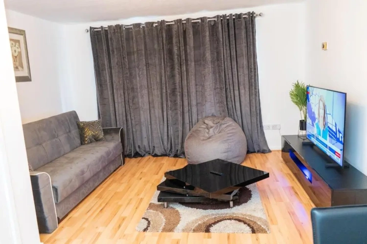 2 Bedrooms Cottage
