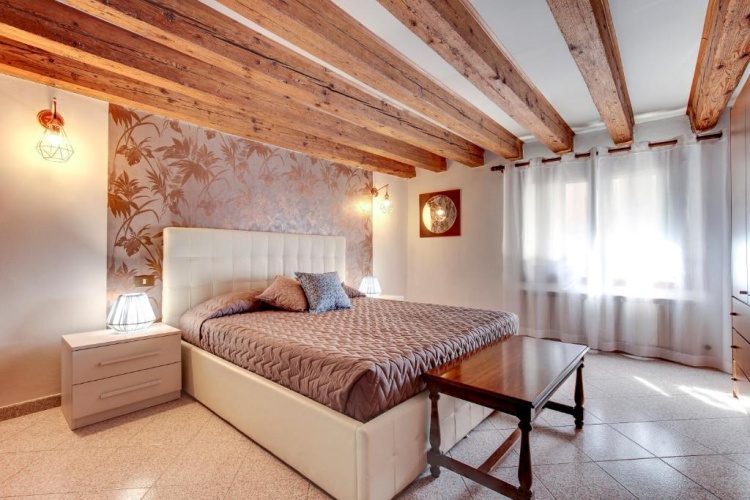 3 Bedrooms Apartment
