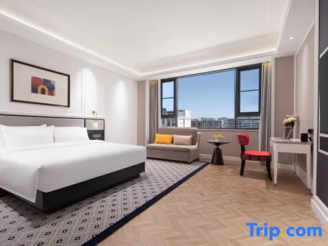 Standard Double room with city view