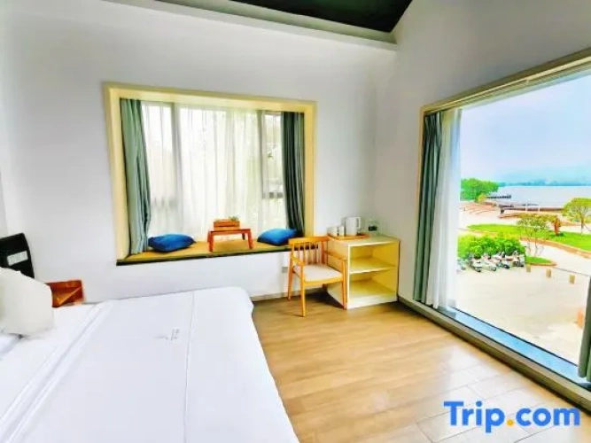 Standard Double room with view