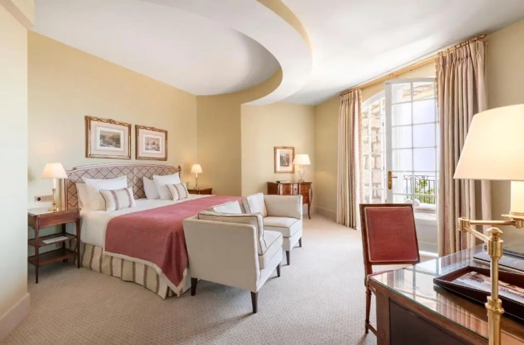 2 Bedrooms Villa