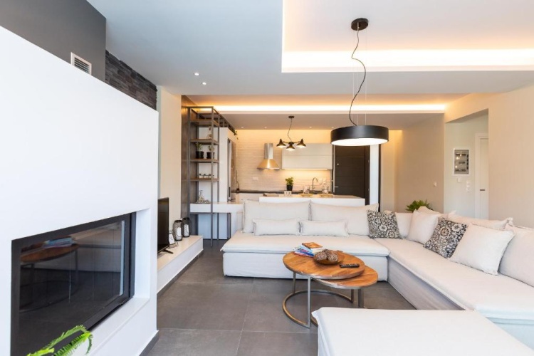 Nisos Villa, walking distance to the beach & shops, By ThinkVilla