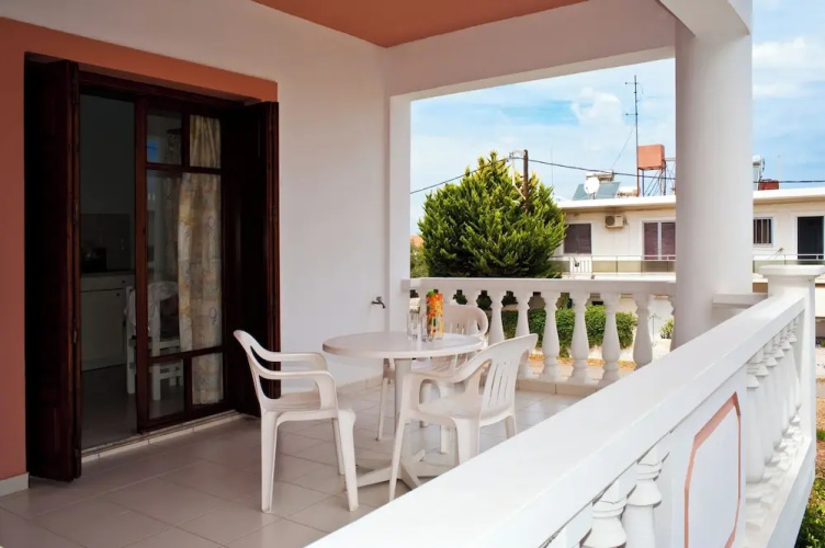 Captain Michalis Apartments - 750m from Kalamaki beach