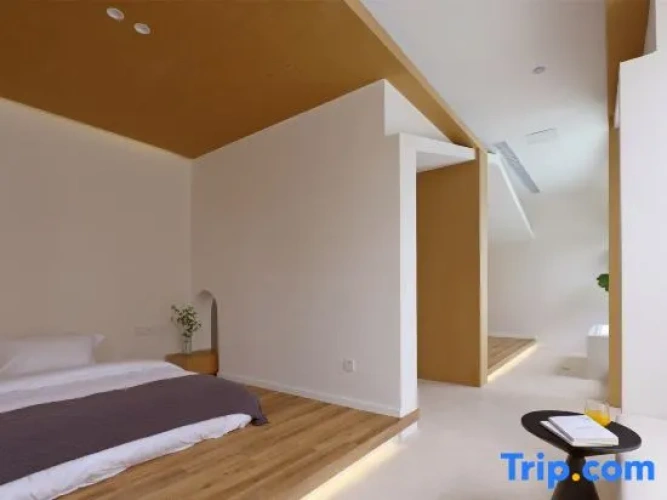 2 Bedrooms Premier Suite with courtyard view