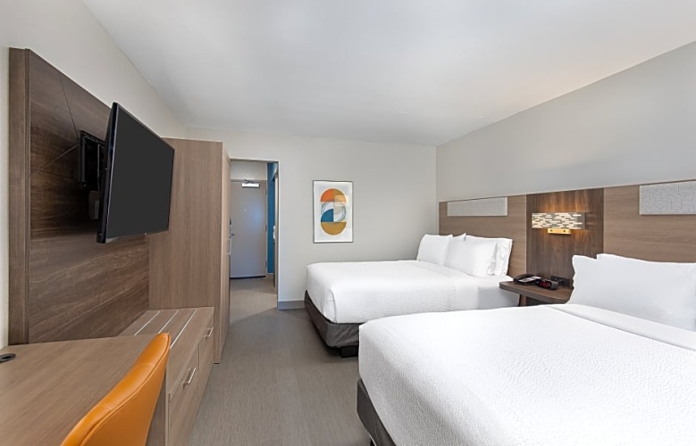 1 Bedroom Quadruple Suite