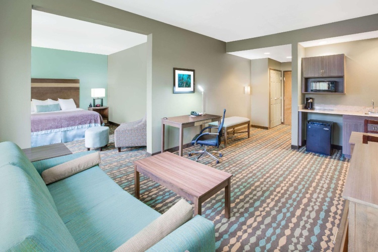 Deluxe Double Suite