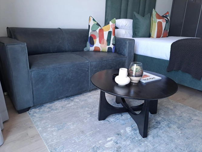 Ellipse Waterfall Executive Apartment - 612