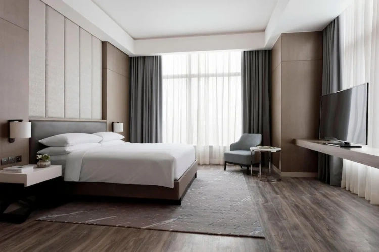 Presidential Double Suite with golf view