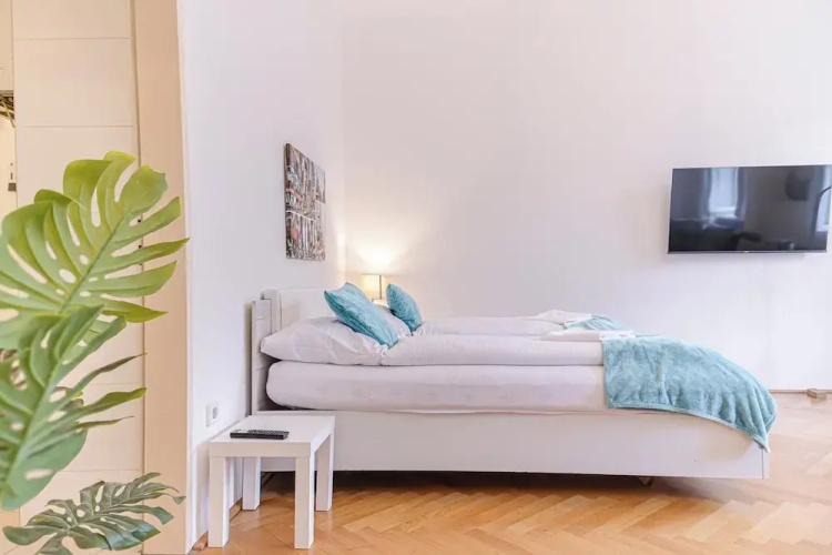 2BR Apt With King Beds Long Stay