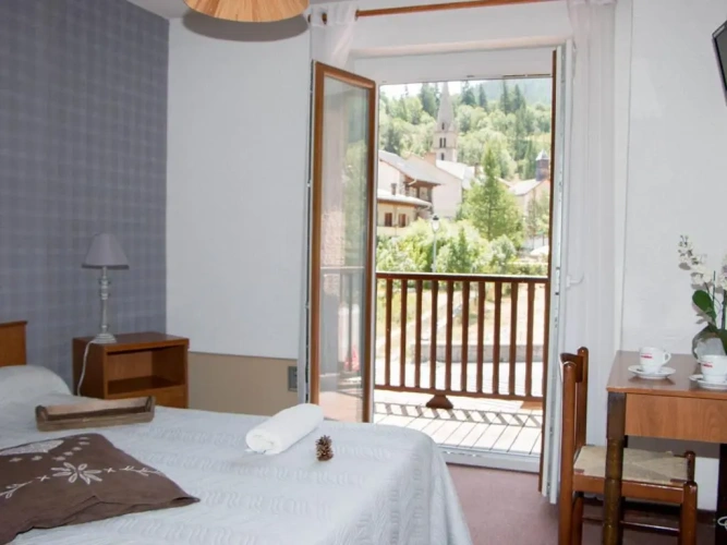Standard Family room with mountain view