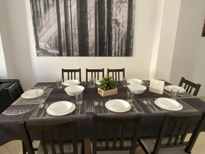 3 Bedrooms Apartment