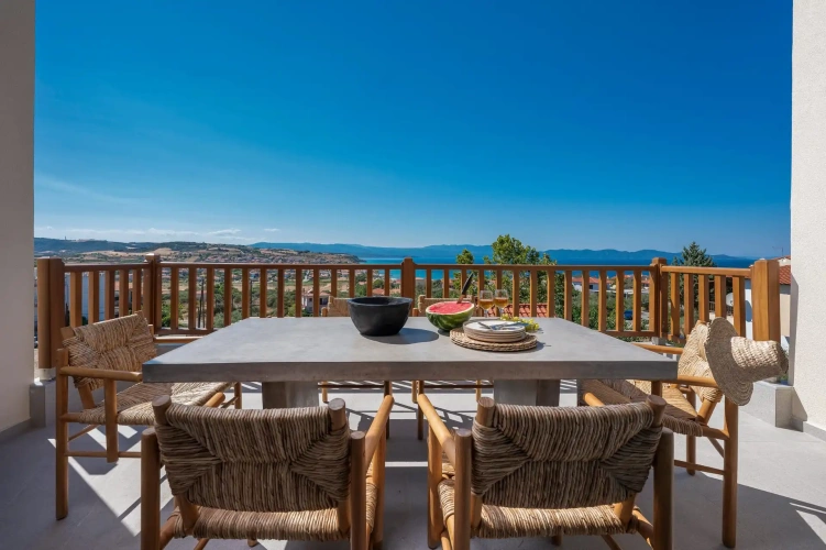 2 Bedrooms Suite with sea view
