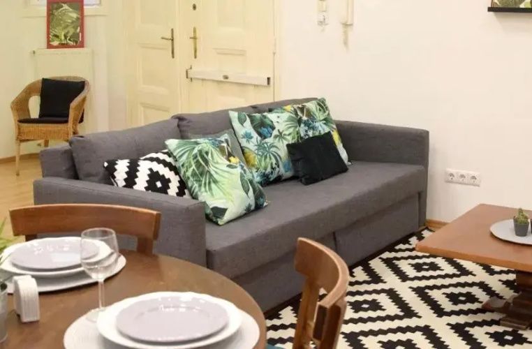 Downtown Elegance by Liberty Bridge - 90m2