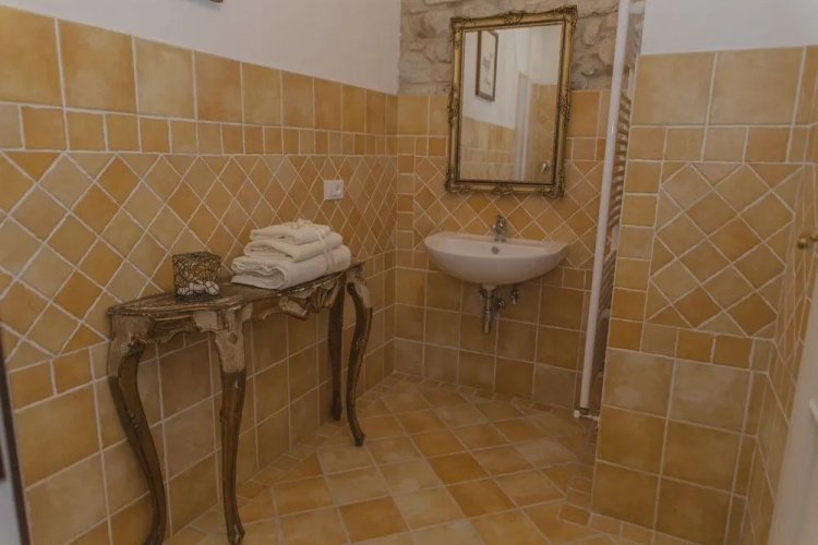 Borgo di Vezzano