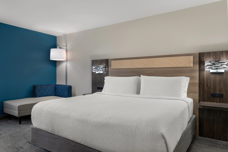 Holiday Inn Express Boston-Milford photo 6