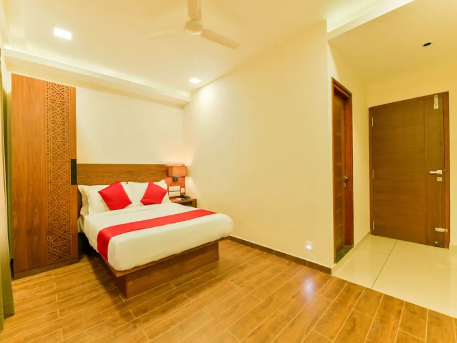 OYO 13221 Calicut Inn