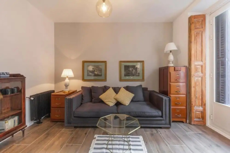 Bright & Compact One Bed Apartment in Malasaña