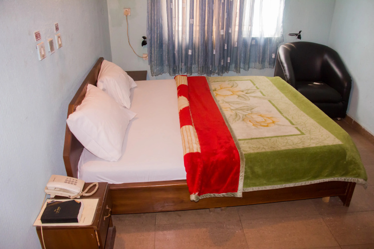 Creme Suites & Hotel