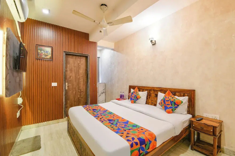 Fabhotel Blu Lagoon Inn
