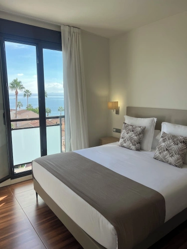 1 Bedroom Comfort Apartment with sea view
