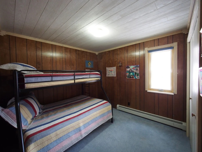 On Splendid Pond 4 Bedroom Cabin