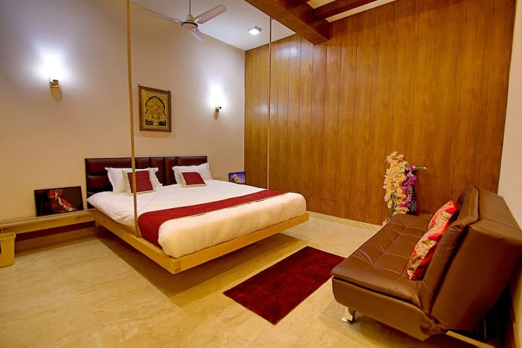Standard Triple room