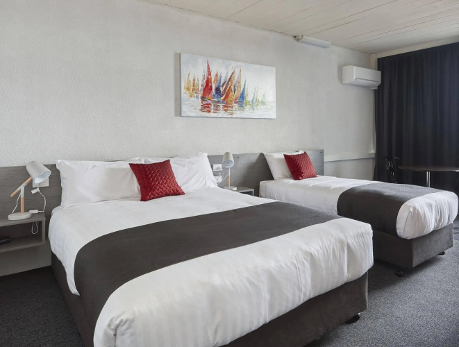 Bayside Hotel