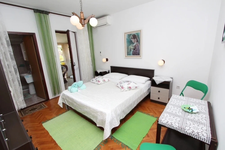 Standard Double Basement room