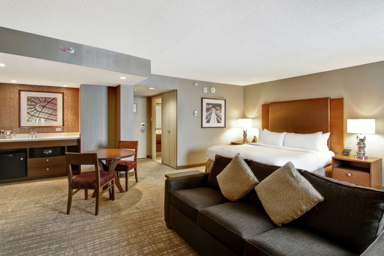 DoubleTree by Hilton Hotel West Edmonton