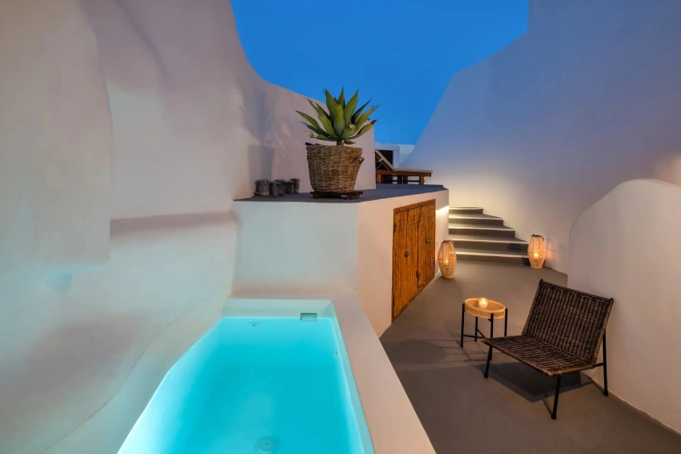 3 Bedrooms Sextuple Villa