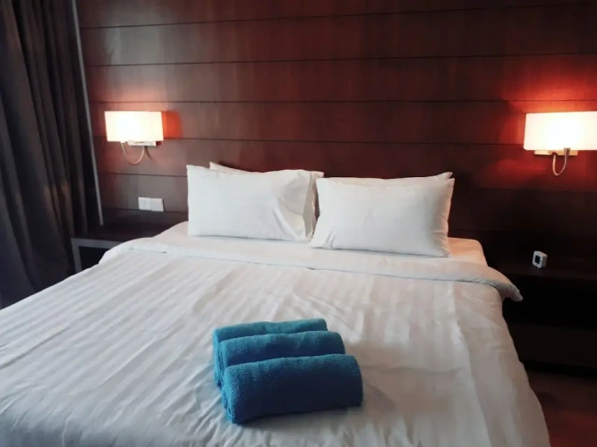 2 Bedrooms Apartment