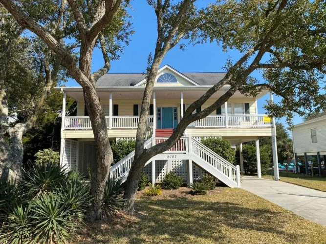 5 Bedrooms Cottage