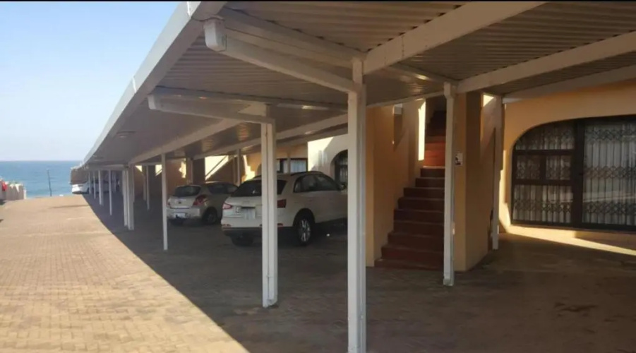 Uvongo cabanas 5A