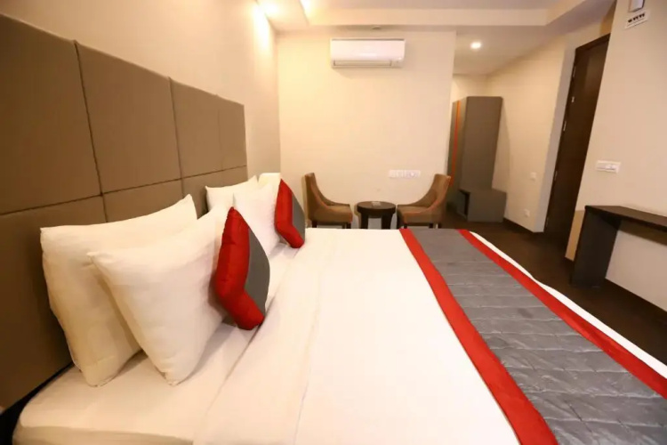 Hotel Dumpy Inn