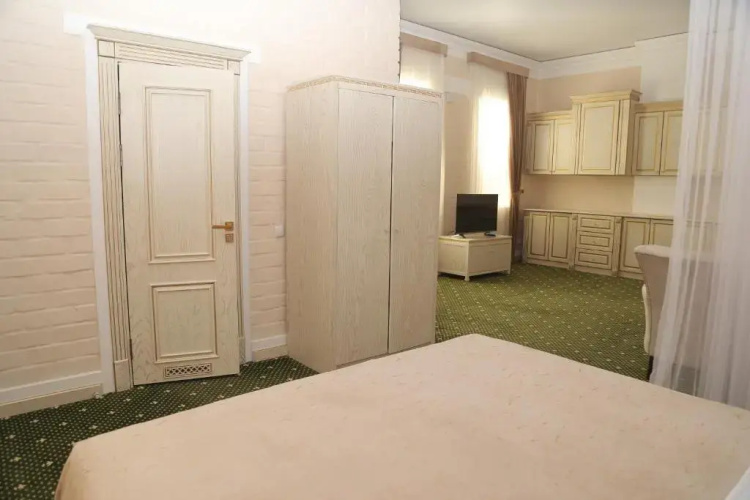 Bek Plus Hotel