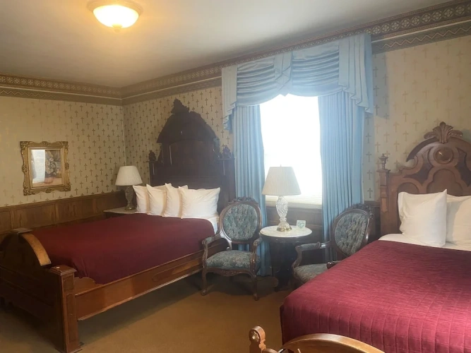Classic Quadruple room