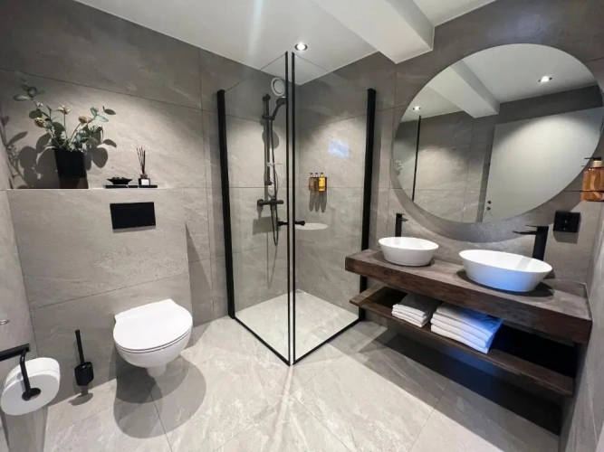 2 Bedrooms Deluxe Quadruple room