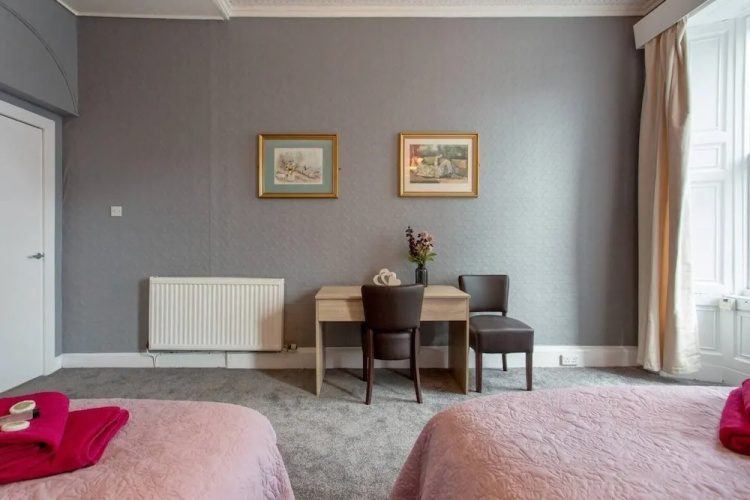 Stunning 2-bed Apartment in Central Edinburgh
