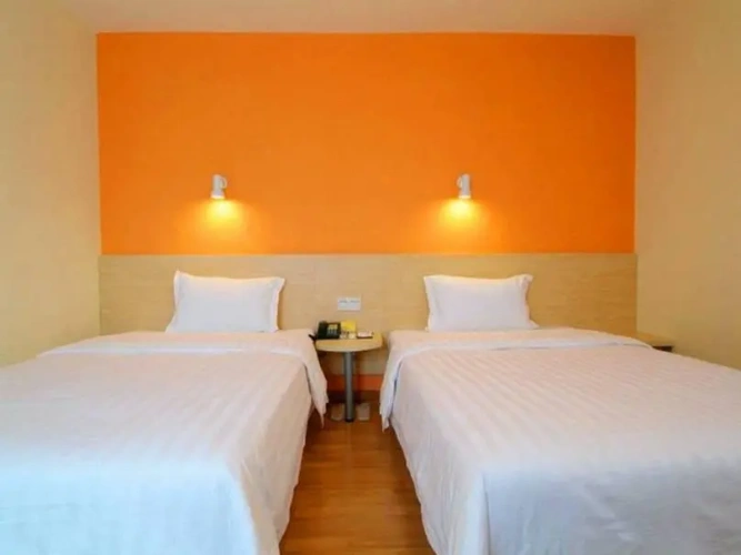 Standard Twin room with city view