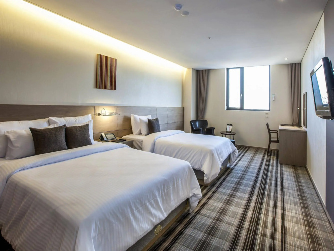 Hamilton Hotel