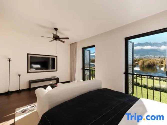 Standard Double room with lake view