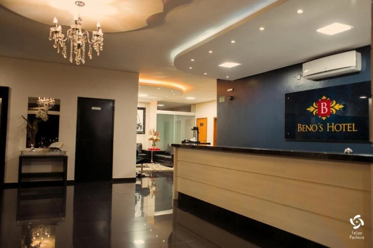 Beno'S Hotel