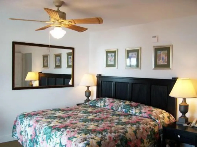 Lake Roy Beach Inn