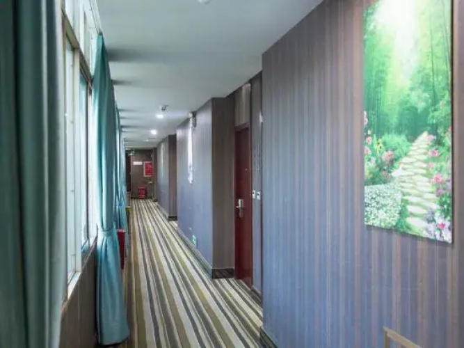 Domi Hotel