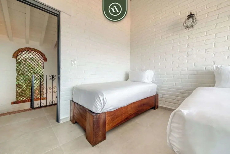 Oceanview 2 BR Unit- Steps Away From Beach - Pool